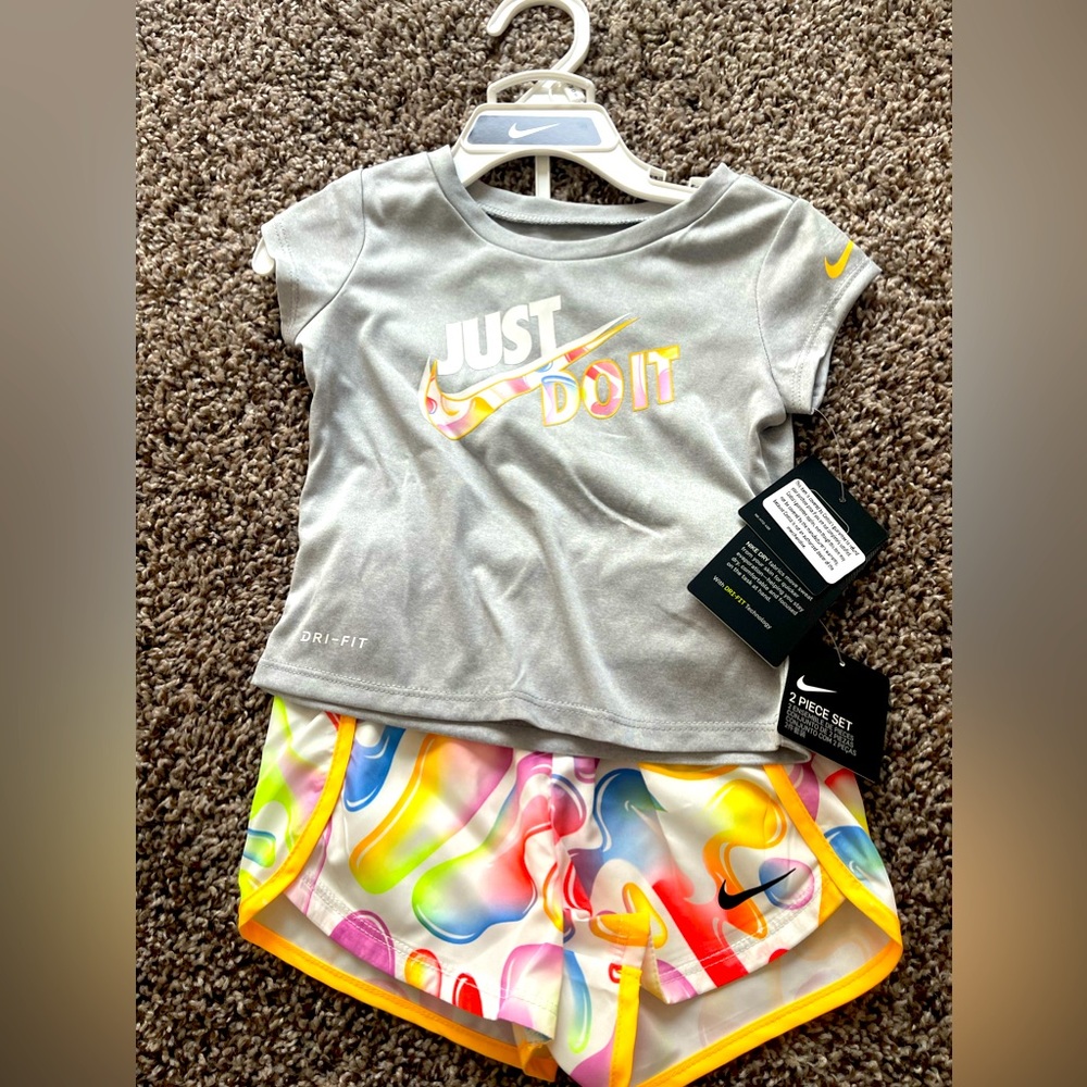 Nike 2 piece sets
